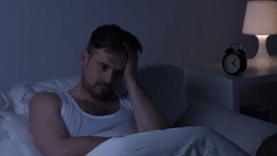 حيل بسيطة تعيدك إلى النوم بشكل طبيعي إذا استيقظت في منتصف الليل