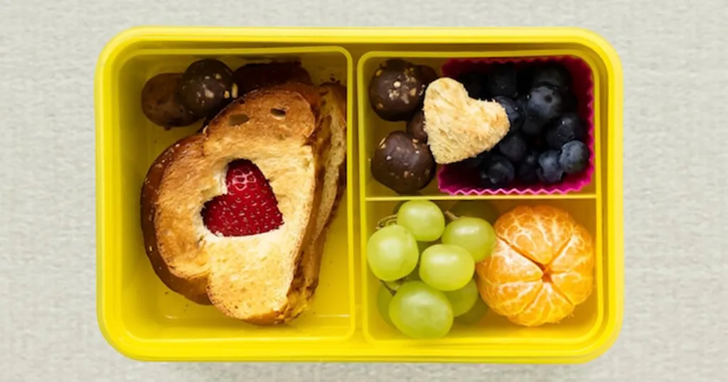 منها تحضير الـ" لانش بوكس" : طرق تُشجعين طفلك من خلالها الذهاب الى المدرسة