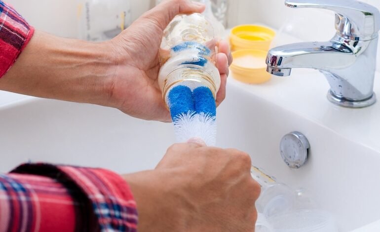 طرق تعقيم الرضاعات وتنظيفها