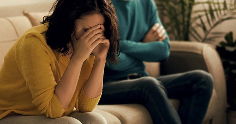 زوجي كتوم ولا يخبرني عن مشاكله! هذه هي الحلول التي وجدتها