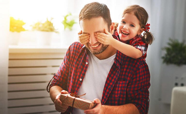 طرق سهلة للتعزيز العلاقة بين الأب وبيته