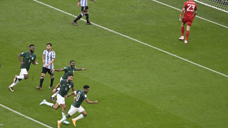 صحف العالم تتغزل بالأخضر ونجومه