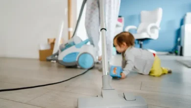 5 نصائح لتنظيف منزلك مع وجود طفل يحبو طوال اليوم