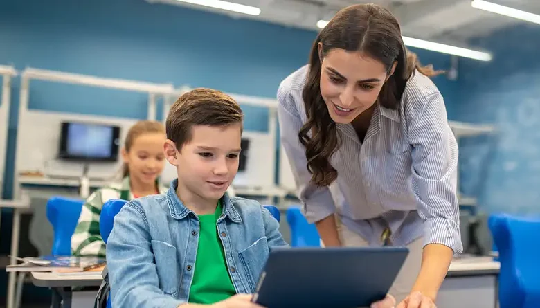 التكنولوجيا تساعد في التعليم: إليك 5 طرق مفيدة!