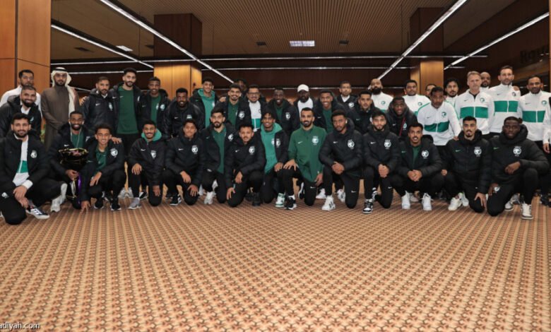 بعثة الأخضر تصل إلى العراق