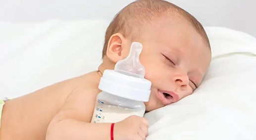 جدول كمية الحليب الصناعي للرضع ونصائح مهمّة لكل أمّ