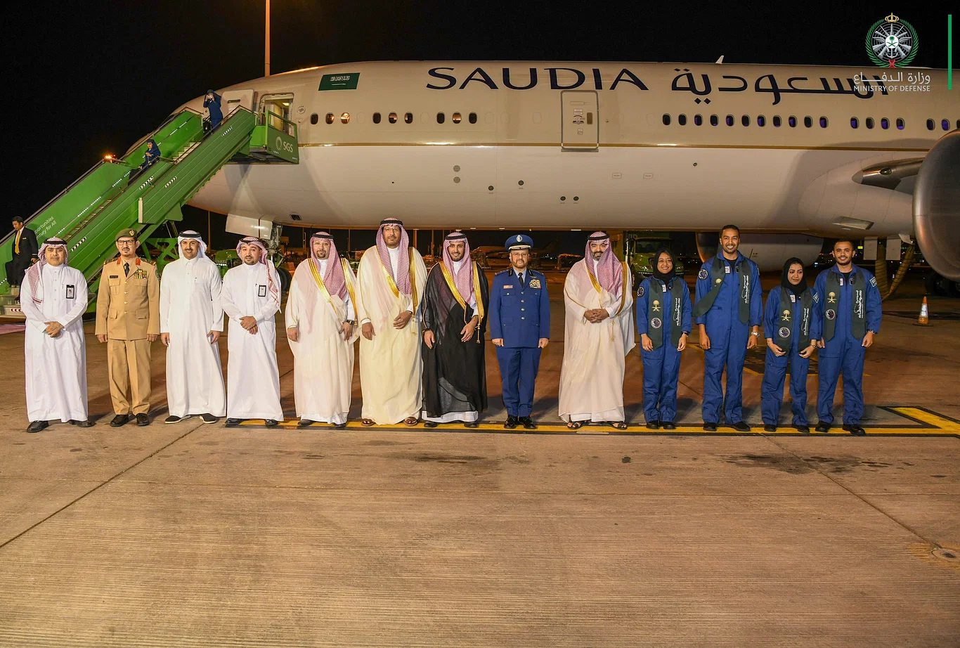 بعد نجاح المهمة العلمية.. روَّاد الفضاء السعوديون يصلون إلى أرض الوطن