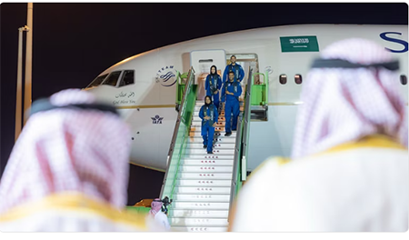 بعد نجاح المهمة العلمية.. روَّاد الفضاء السعوديون يصلون إلى أرض الوطن