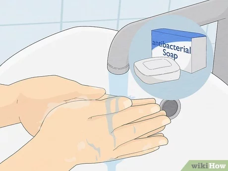 كيفية تنظيف ثقب الأذن