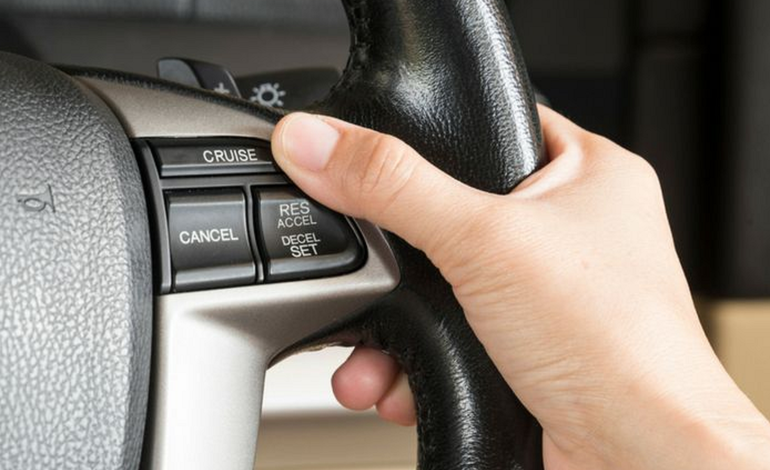 التصرف الصحيح عند تعطل مثبت السرعة وخطأ احذره حتى لا تتعرض لحادث