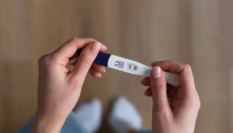 متى يجب مراجعة الطبيب عند تأخر الحمل؟