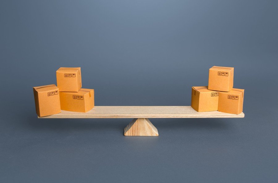 تعرفوا إلى الفرق بين الصادرات والواردات والميزان التجاري