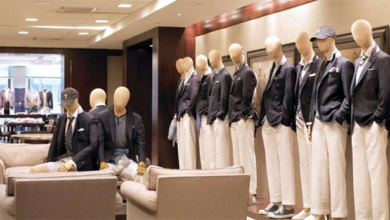 لص تنكر بهيئة تمثال ليسرق مجوهرات