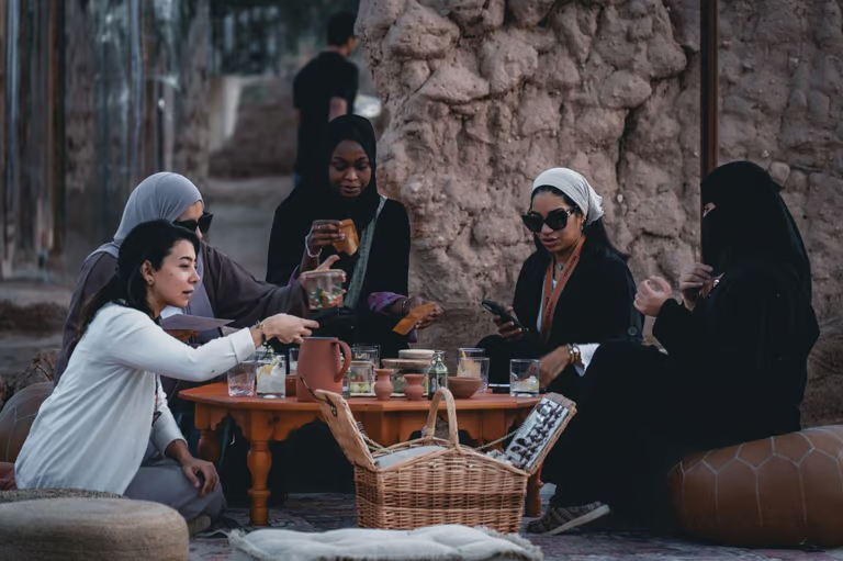 لحظات العُلا تستقبل ضيوف مهرجان الممالك القديمة مع مجموعة من التجارب الاستثنائية