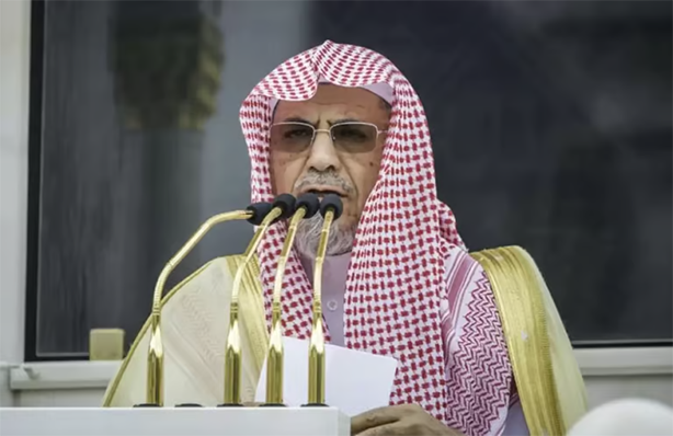 خطيب الحرم المكي: الميدان الأكبر لإثارة الشبهات ونشرها والخوض فيها هو شبكات التواصل