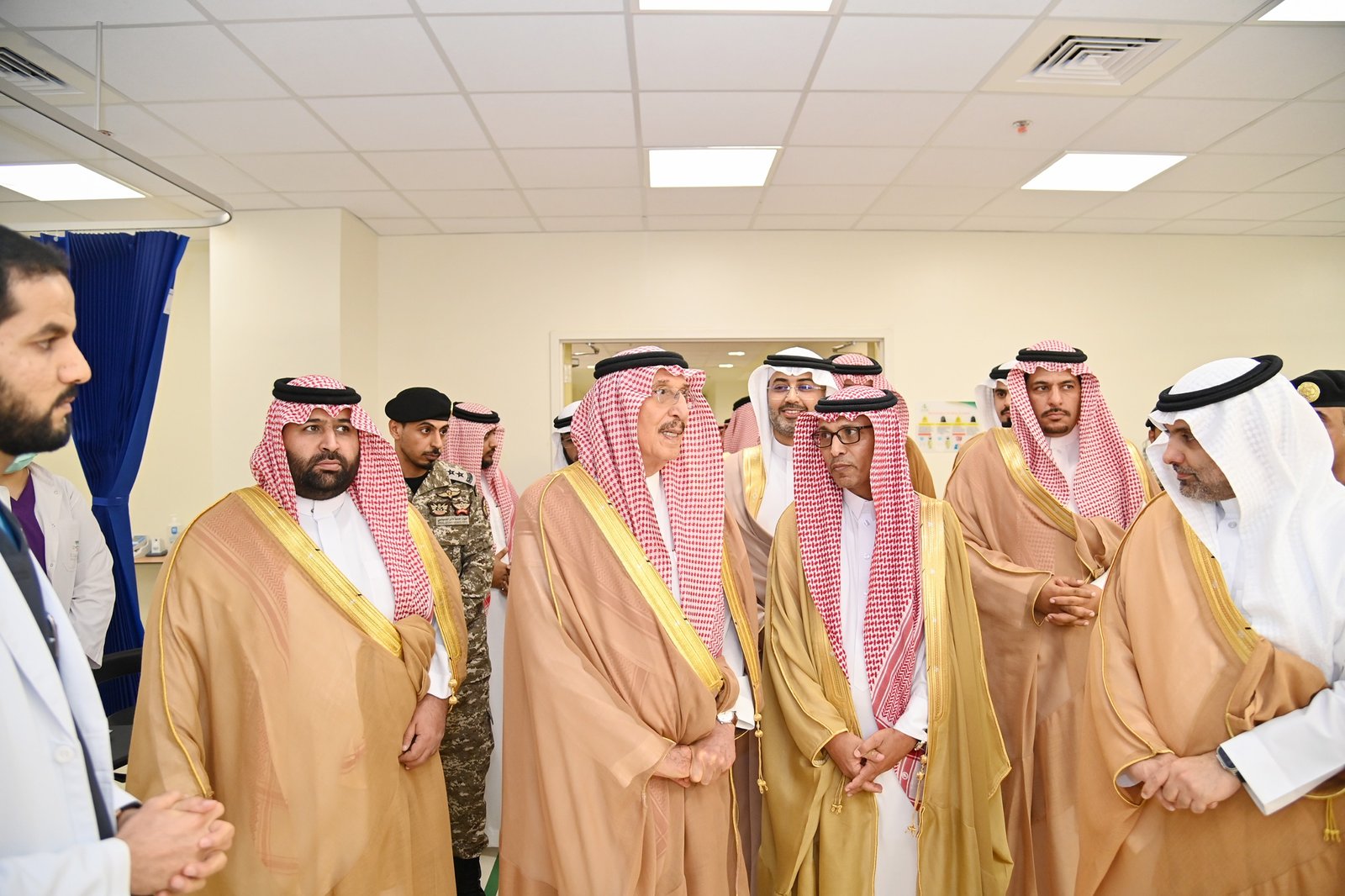 أمير منطقة جازان يدشن المرحلة الأولى بمستشفى جازان التخصصي..