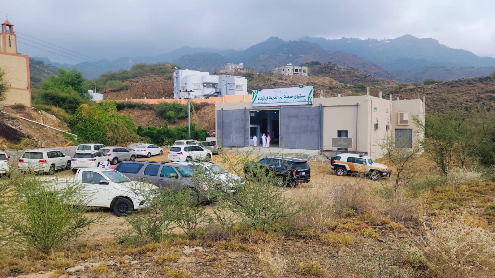 محافظ فيفاء يفتتح مستودع جمعية البر الخيرية بحقو فيفاء