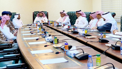 محافظ فيفاء يراس اجتماع لجنة السلامة المرورية 