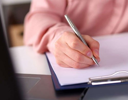 تحت سقف العزلة