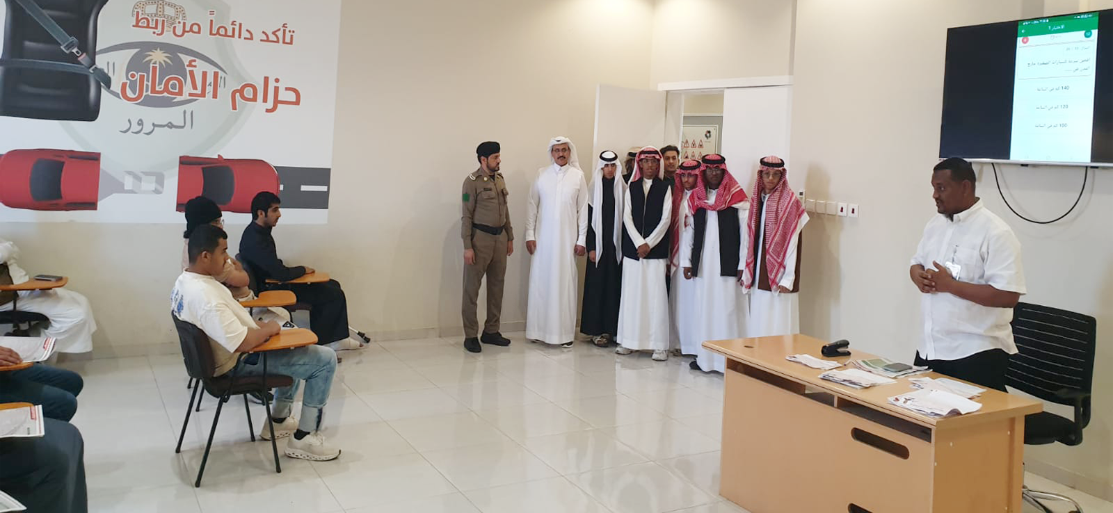 بمناسبة أسبوع المرور الخليجي 2024 تحت شعار قيادة بدون هاتف