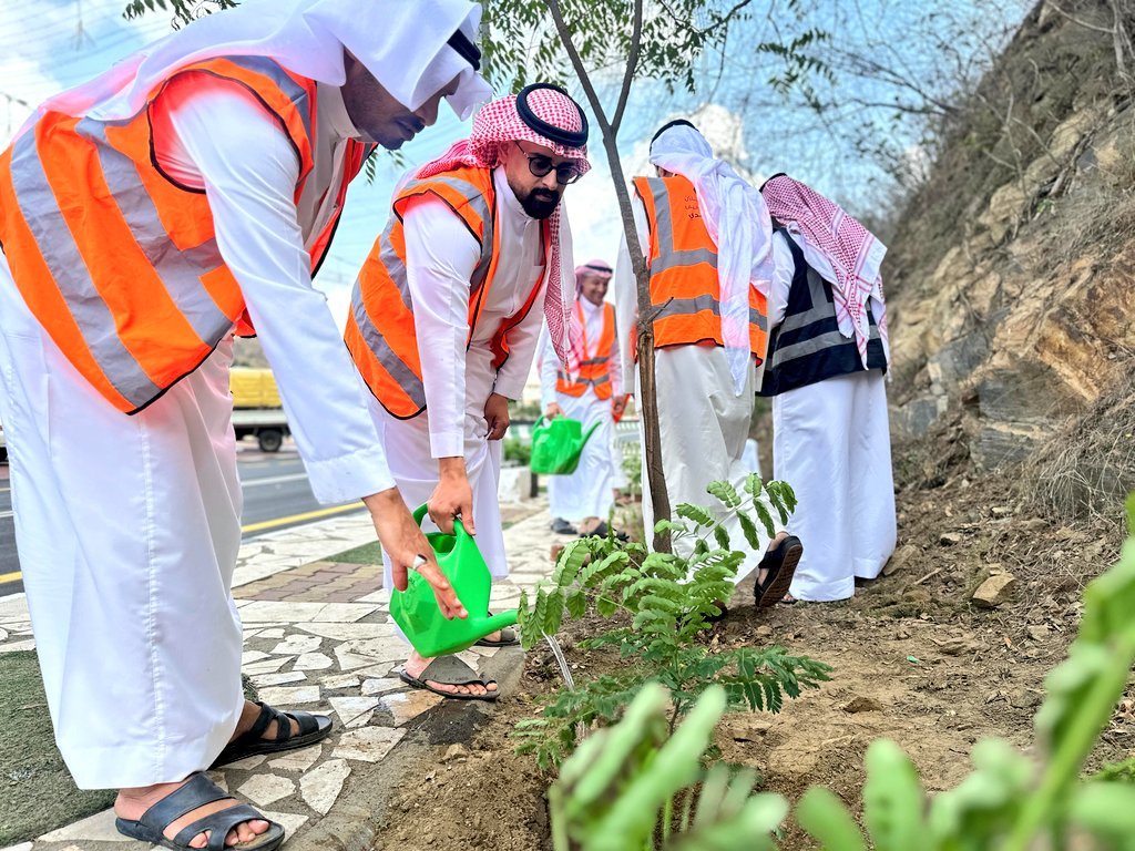 بلدية فيفاء تشارك في مبادرة السعودية الخضراء