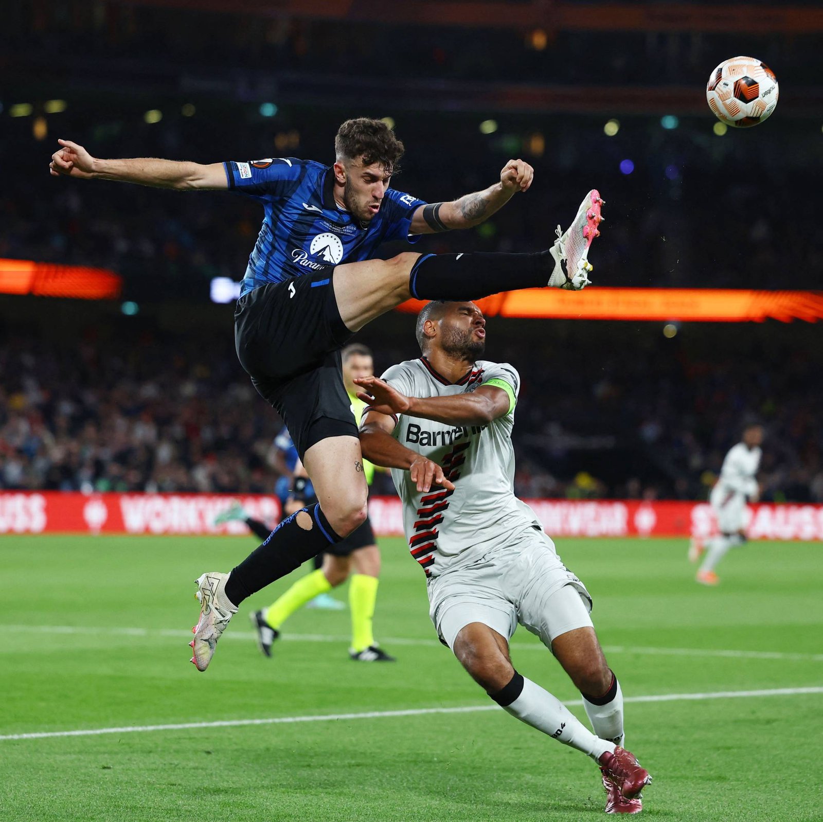 الدوري الأوروبي هاتريك لوكمان ينهي قياسية ليفركوزن ويقود أتالانتا لتتويج تاريخي