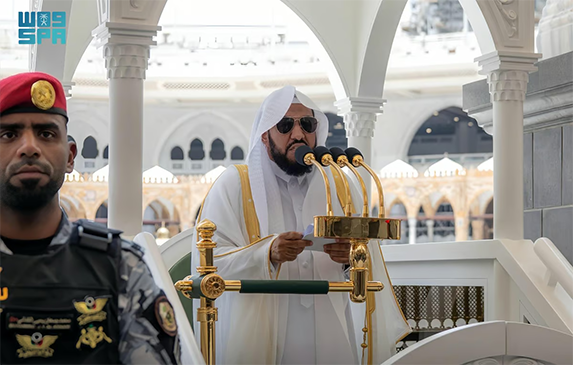 خطيب الحرم المكي: الصلاة عماد الدين ومن حافظ عليها حفظ دينه ومن ضيّعها فهو لما سواها أضيع