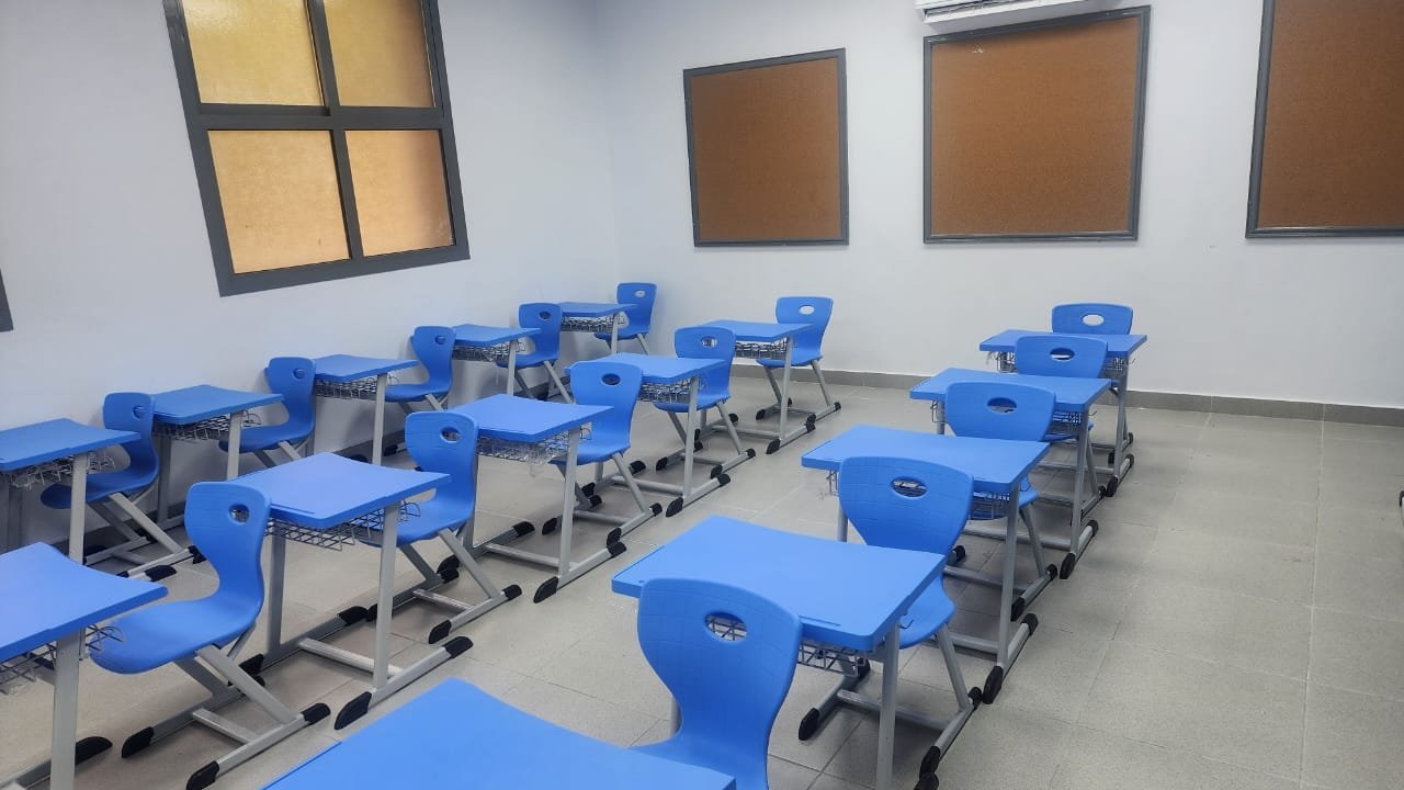 محافظ فيفاء يزور مجمع العدوين التعليمي للبنات