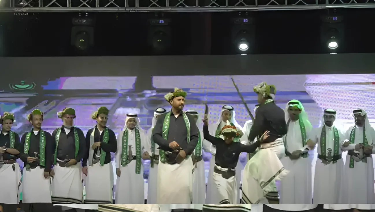 وطن يسمو فوق الأهلة