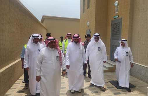 محافظ فيفاء يزور مجمع العدوين التعليمي للبنات