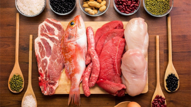 النظام الغذائي الصحي لتخفيف أعراض انقطاع الطمث (سن اليأس).