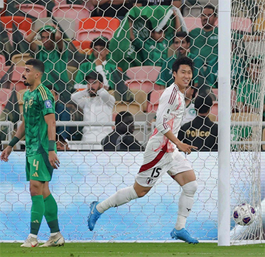 كامادا يمنح اليابانيين رقمًا لم يحدث من قبل في الجوهرة