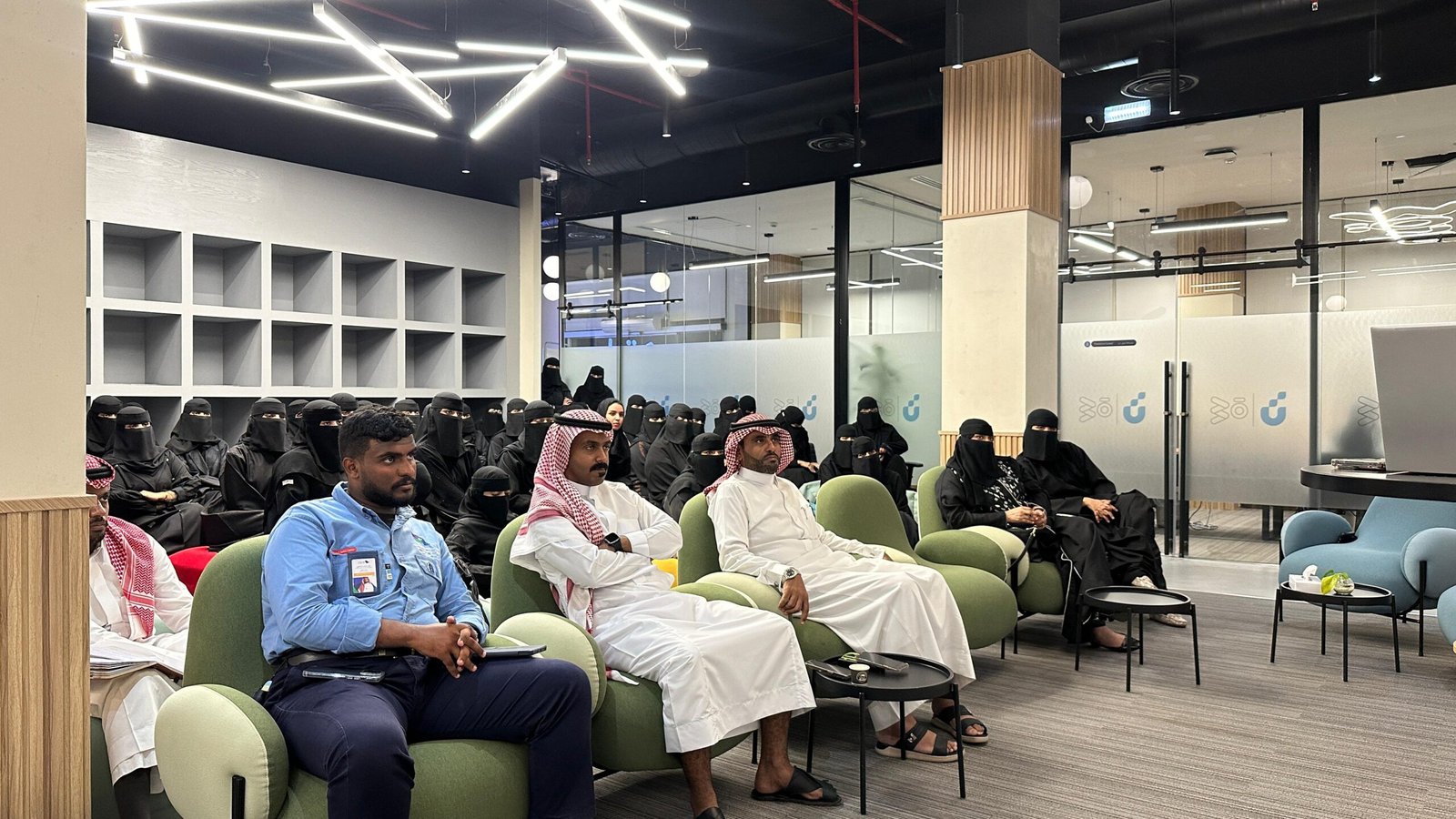 جادة 30 بجازان بالشراكة مع إنماء جازان تتنظم دوارة التخطيط المالي والاستثماري لرواد الاعمال