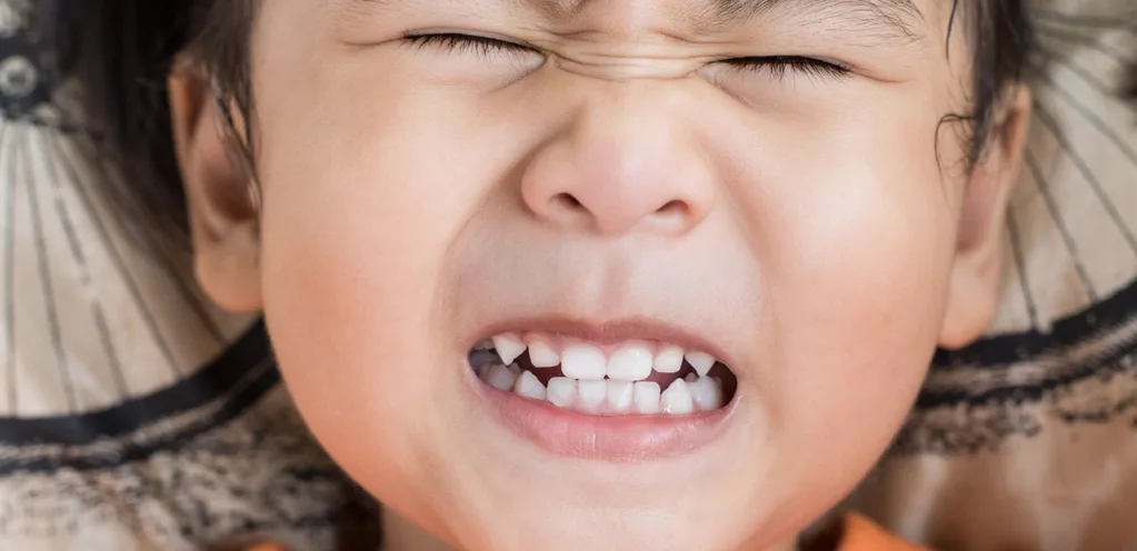 اسباب العض عند الاطفال​: أسهل طريقة لتخليصه من هذه العادة!