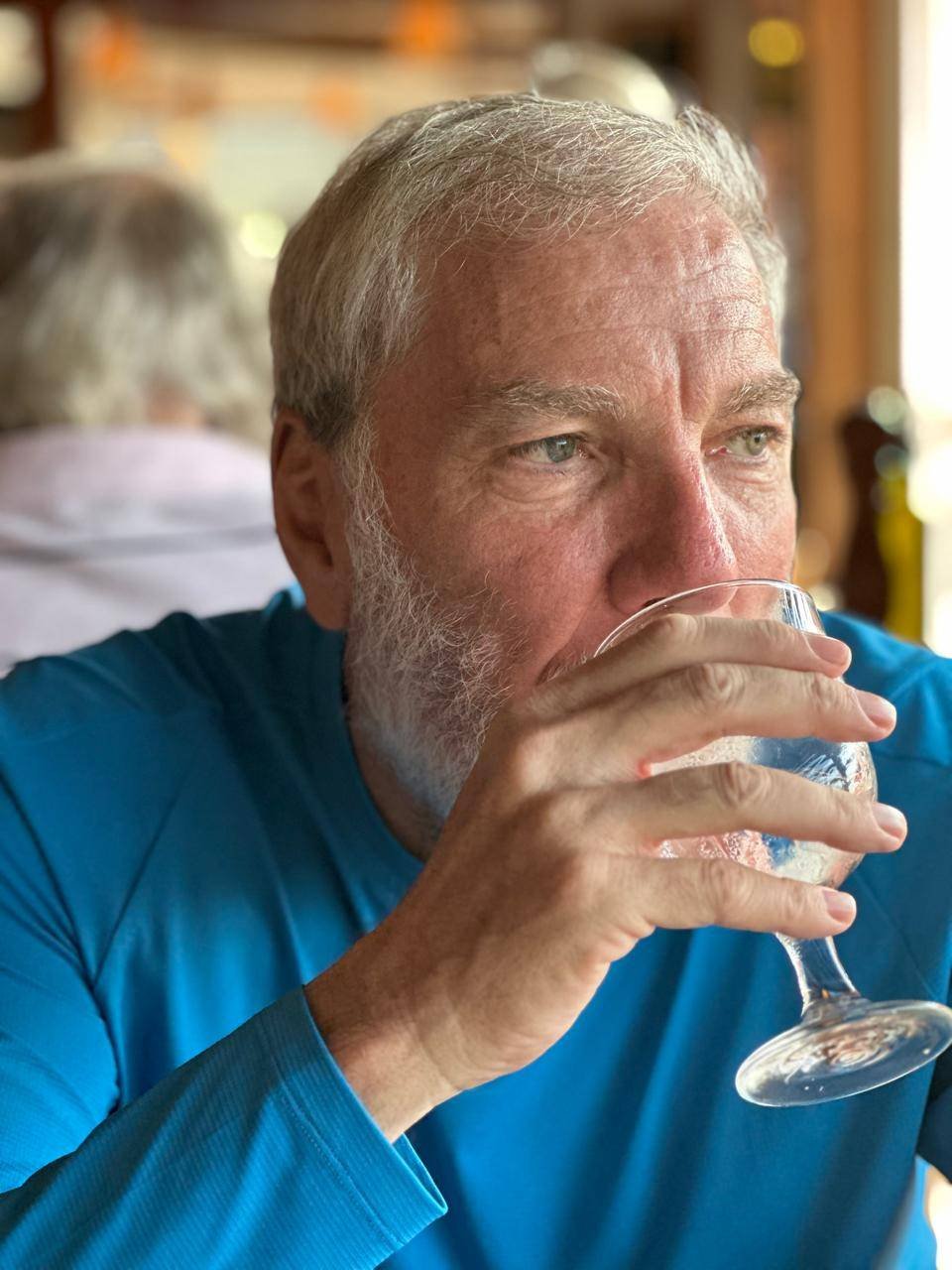 علي جابر «العائد من الموت» يروي ما رأى على «الضفة الأخرى»