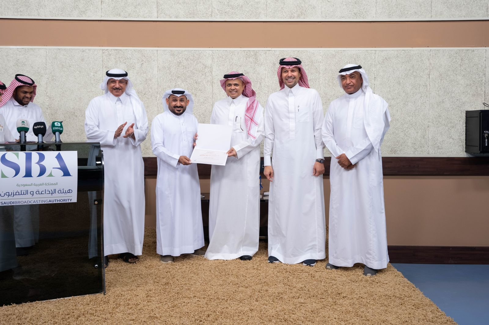 غرفة جازان ومركز الإنتاج الإذاعي والتلفزيوني يعززان شراكتهما لدعم التنمية الإعلامية في المنطقة
