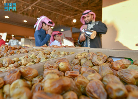 700 ألف زائر لمهرجان الخرج الأول للتمور والقهوة السعودية