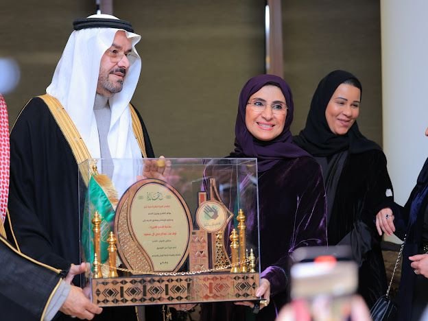 تحت رعاية صاحب السمو الملكي الأمير مشعل بن محمد تكريم رواد التطوع في حفلٍ مجتمعي بالرياض