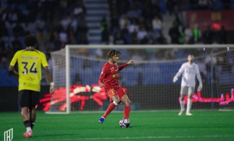 دوري روشن: الاتحاد يتعادل مع القادسية (1-1).. وصدارته في خطر !