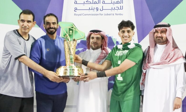 بالصور.. الكواكب أبو عريش يزأر في جازان: تتويج فريد يعانق سماء بطولة الهيئة الملكية الرمضانية