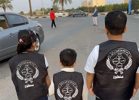 أطفال جمعية الملك فهد الخيرية بجازان يتطوعون لتقديم وجبات الإفطار للصائمين