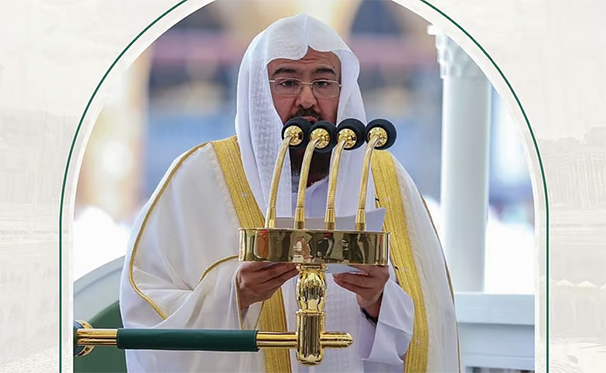 بعد أنْ منّ الله عليهم بصيام رمضان.. جموع المصلين تؤدّي صلاةَ العيد بجميع المناطق