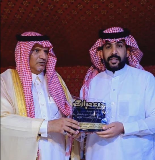 بالصور لفتة كريمة من شيخ قبيلة المشنوي في عيد الفطر المبارك