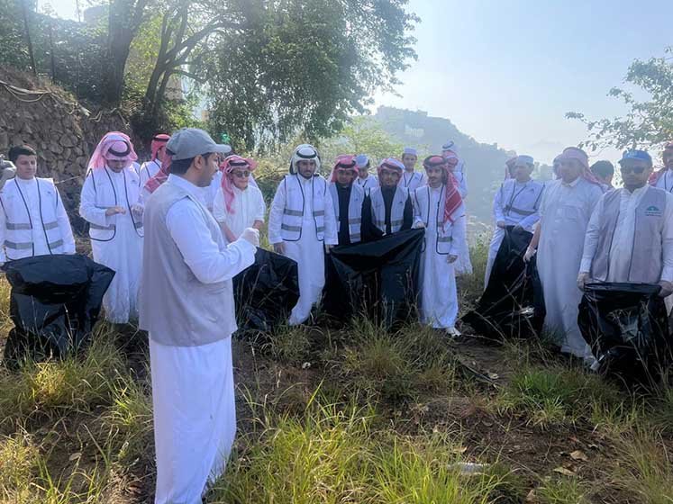 بلدية فيفاء تفعل مبادرة اسبوع البيئة تحت شعار بيئتنا كنز