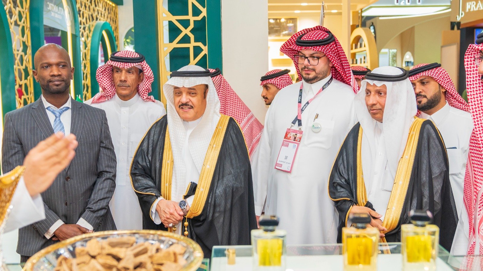 بمشاركة رئيس اللجنة الوطنية للمعارض والمؤتمرات.