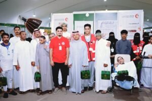 اللجنة المنظمة لمهرجان المانجو تستقبل منسوبي التأهيل الشامل بجازان وتقدم لهم الهدايا