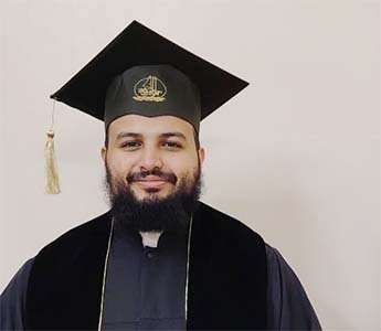 الفيفي يحتفل بتخرج إبنه من جامعة جازان كلية الطب والجراحة