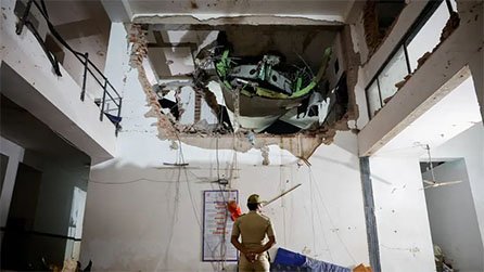 الطائرة الهندية المنكوبة.. وقود المحركات انقطع فجأة والطيار أنكر الفعل