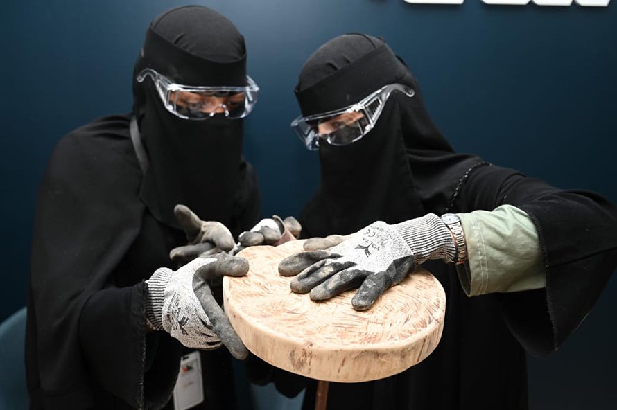 نادي فنون جازان ينظم دورة في النحت على الخشب ضمن فعاليات "نبض الفن"