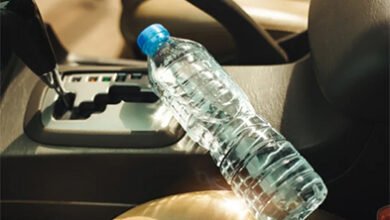 علب المياه قنبلة موقوتة في سيارتك